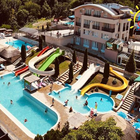 Sunny Hill Apartments & Aqua Park Vrnjačka Banja エクステリア 写真