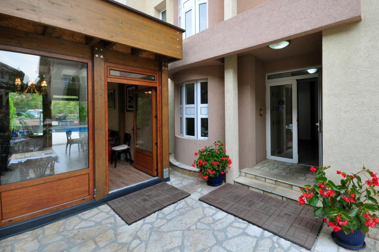 Sunny Hill Apartments & Aqua Park Vrnjačka Banja エクステリア 写真