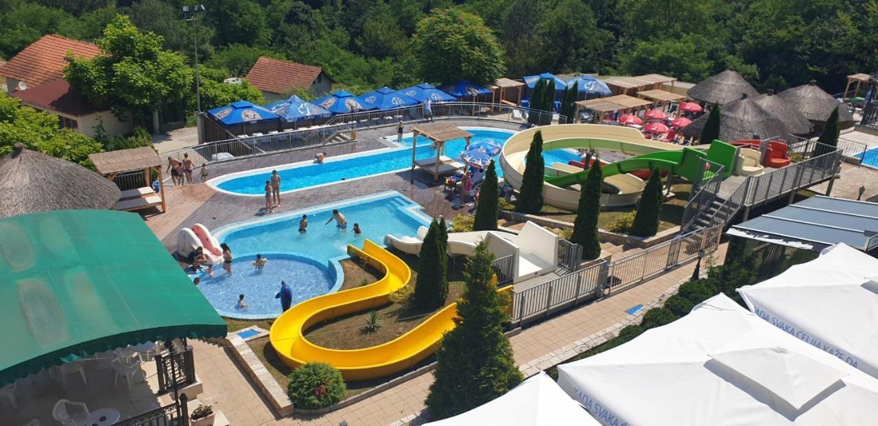 Sunny Hill Apartments & Aqua Park Vrnjačka Banja エクステリア 写真