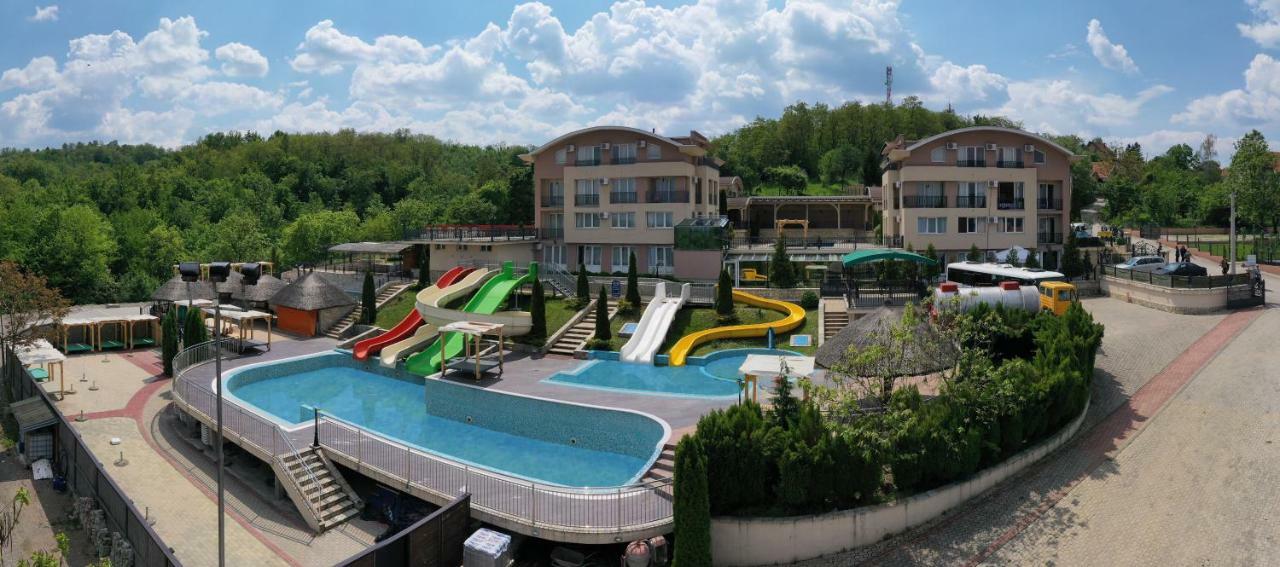 Sunny Hill Apartments & Aqua Park Vrnjačka Banja エクステリア 写真