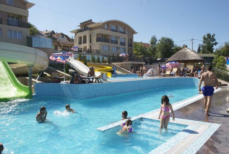 Sunny Hill Apartments & Aqua Park Vrnjačka Banja エクステリア 写真