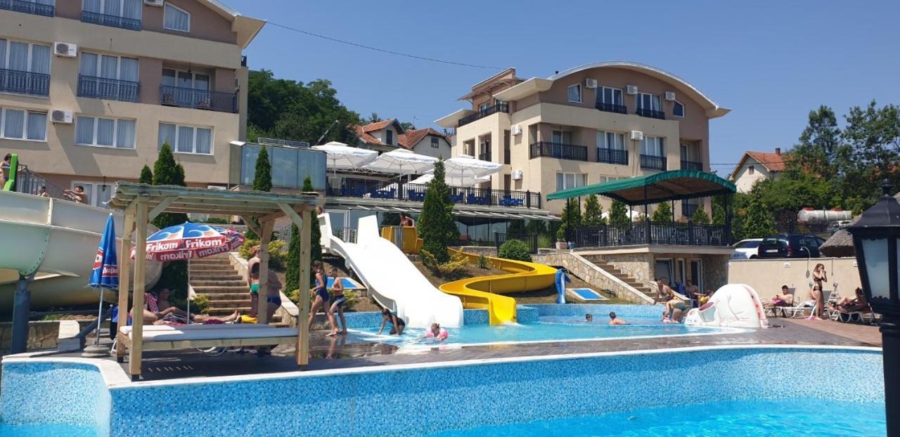Sunny Hill Apartments & Aqua Park Vrnjačka Banja エクステリア 写真